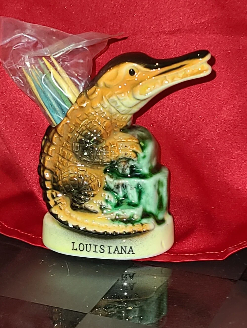 Crocodile Figurine for Reptile Toothpick Jolder